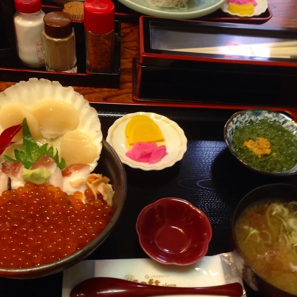 南三陸のキラキラ丼|つるひめさん