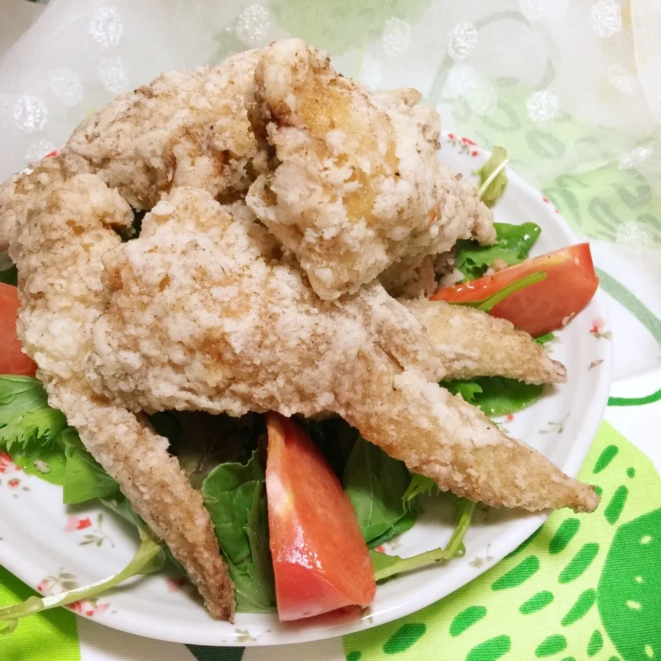 Snapdishの料理写真:みっぷーさんの骨抜き手羽先の塩からあげ♡|わことひろさん