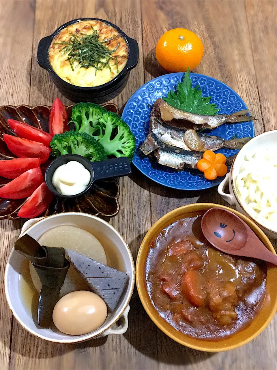 Snapdishの料理写真:今日の次女ごはん〜手羽元のチキンカレー&おうどん✨イワシの生姜煮✨おでん🍢長芋と納豆のトロトロチーズ焼き🧀|加藤よしえさん