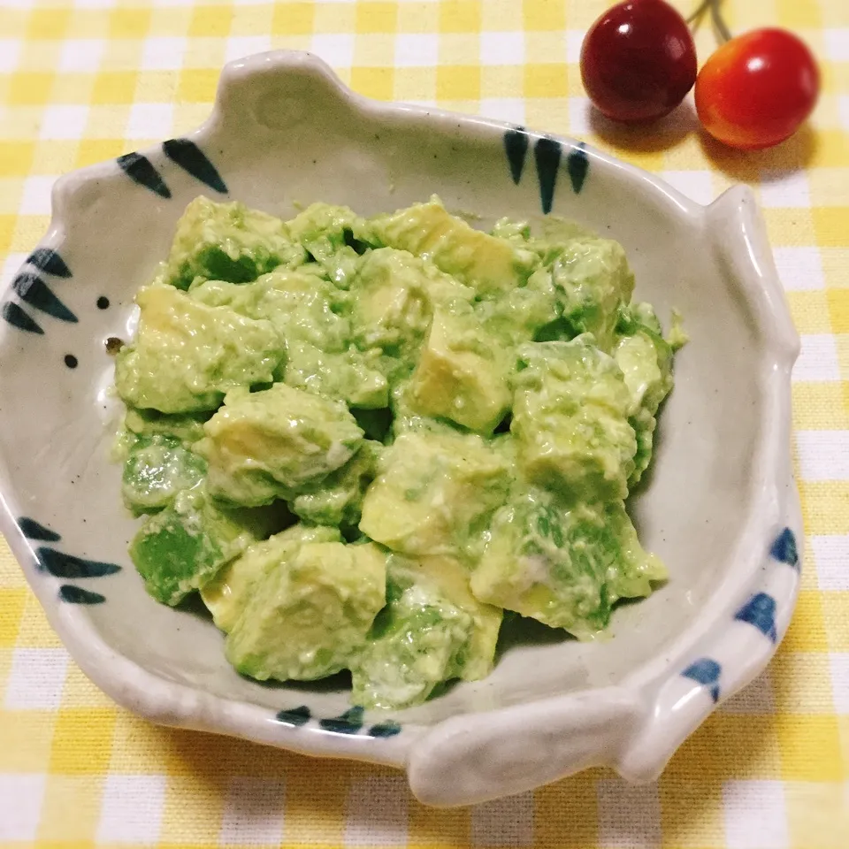 Snapdishの料理写真:マネっこ♪あやちゃんママの♡アボカドシーザーサラダ🥑❤️|さくらんぼさん