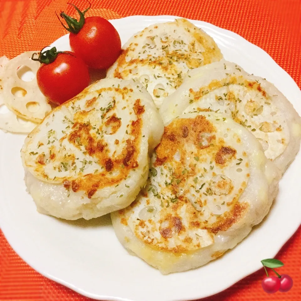 ミエさんの💛チーズ入りレンコンもち❤️|さくらんぼさん