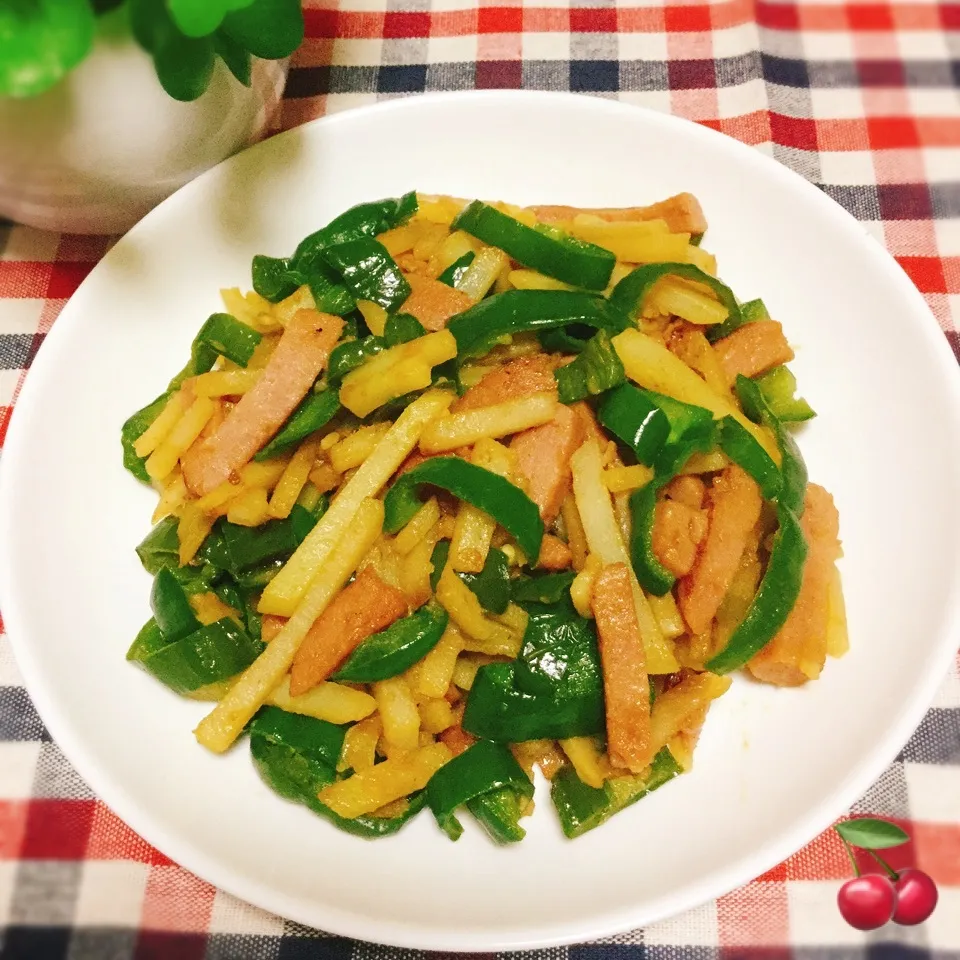 マネっこ♪みみりんさんのじゃがいもと魚肉のカレーきんぴら❤️|さくらんぼさん