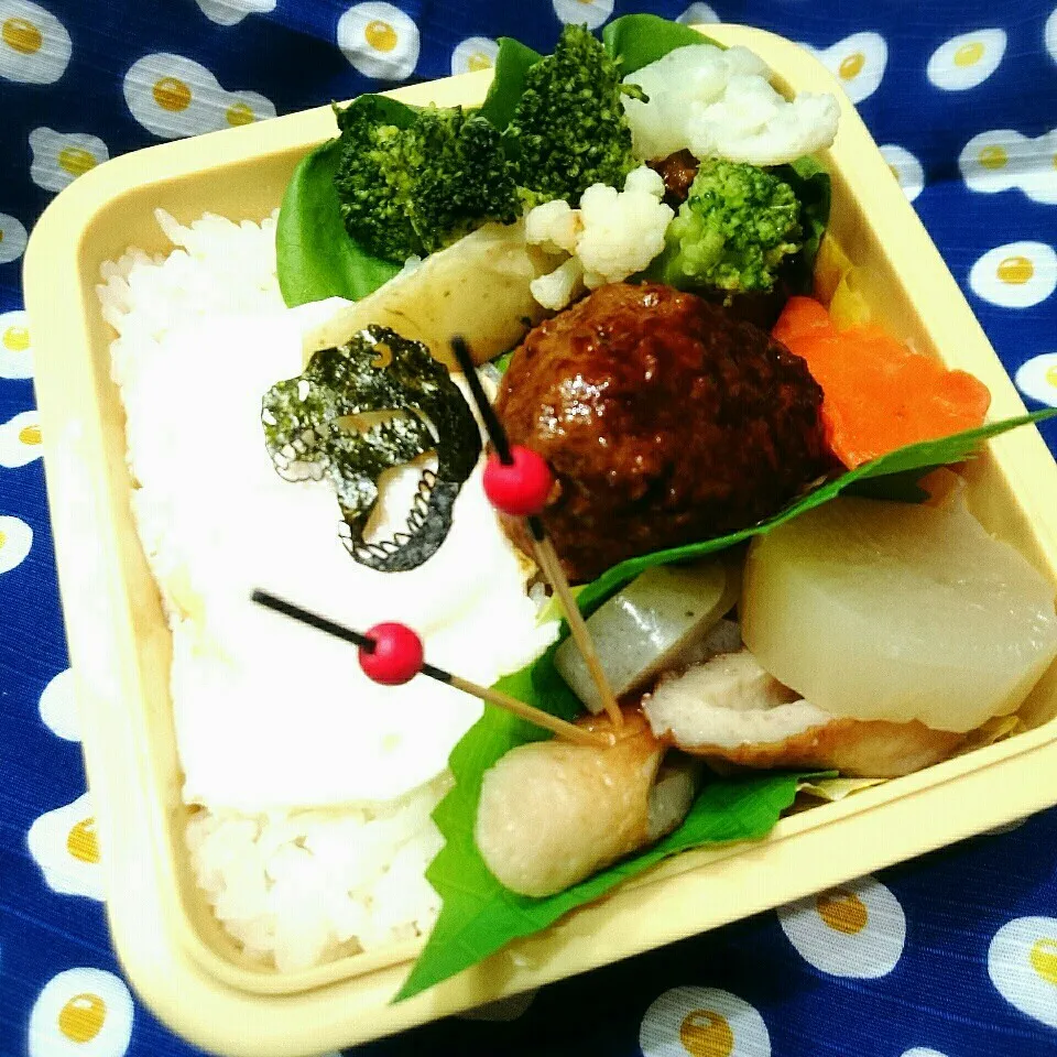 ハンバーグ＆温野菜添え弁当|さらだきの子さん