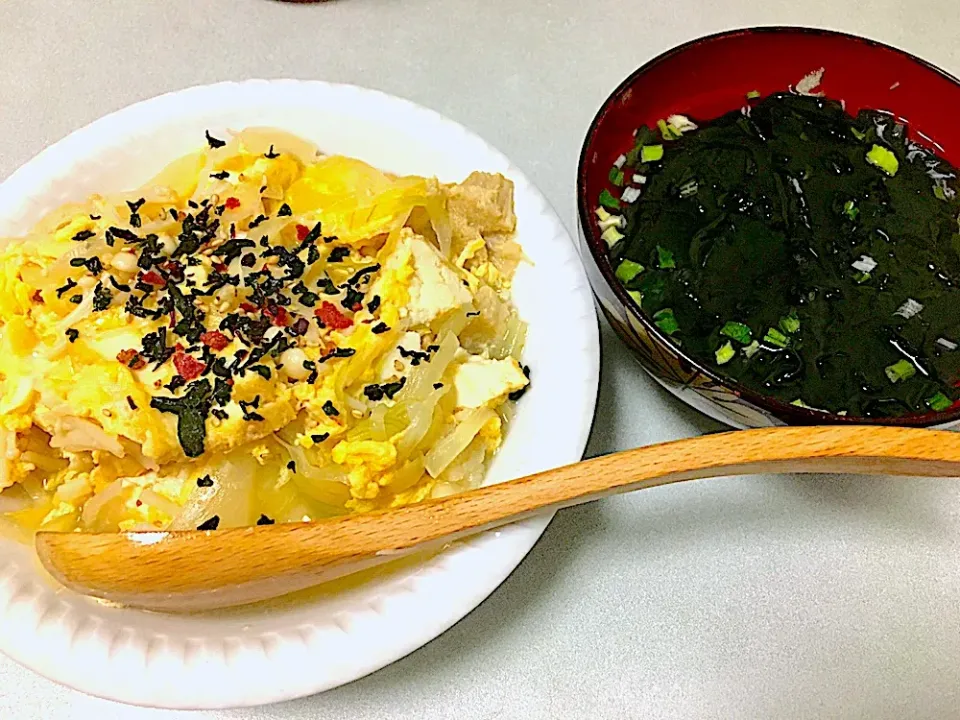 Snapdishの料理写真:厚揚げと玉ねぎの親子丼風#和食 #白だしさっと煮 #簡単#節約|にゃふてんさん