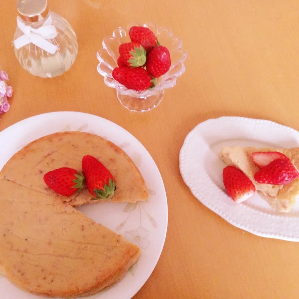 🍓苺のベイクドチーズケーキ♡旬の苺を使って🍓|yuiママさん