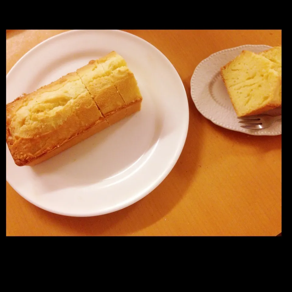 Snapdishの料理写真:💗娘作プレーンパウンドケーキ💗|yuiママさん