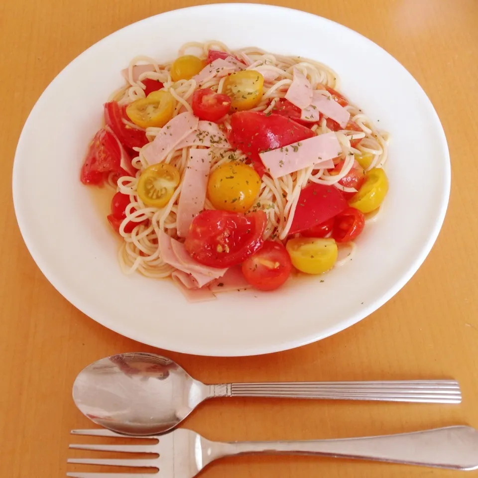 トマトとハムの冷製パスタ🍅青じそドレッシングで💝|yuiママさん