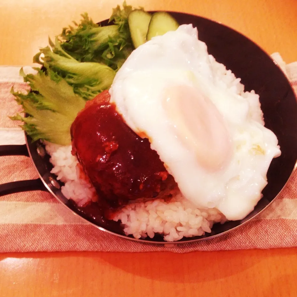 Snapdishの料理写真:ロコモコ丼💕スキレットで💝|yuiママさん