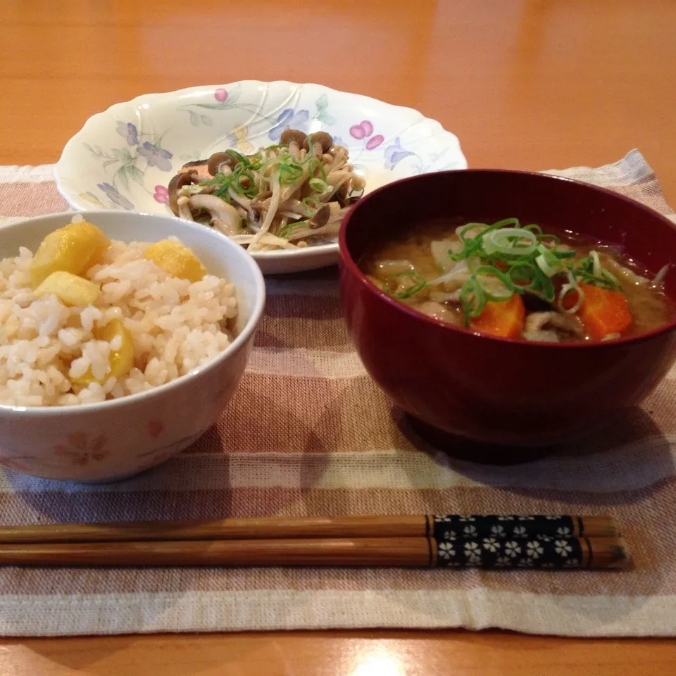 秋メニュー♡栗ご飯・鮭のきのこ蒸し・豚汁|yuiママさん