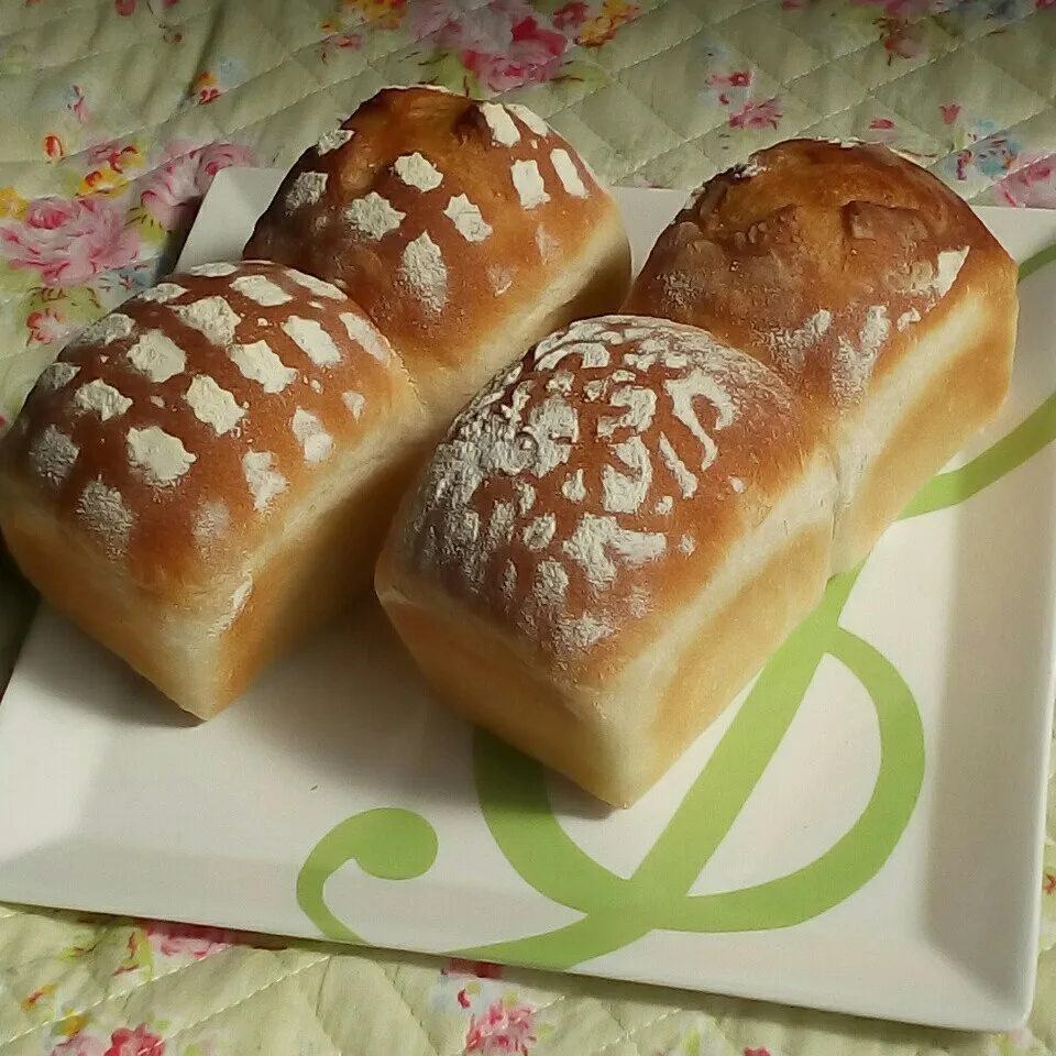 フランス風パン生地で 🍞🍞(200)|ゆっこさん