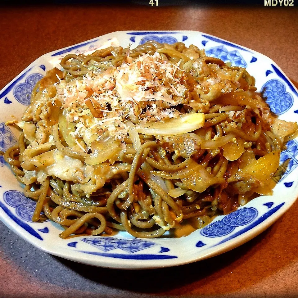 Snapdishの料理写真:和そばを焼いて焼いて焼きそば〜味付けはレシピにて|dr.よっしーパパ(ふらっとちゃんねるパパママレオくん)さん