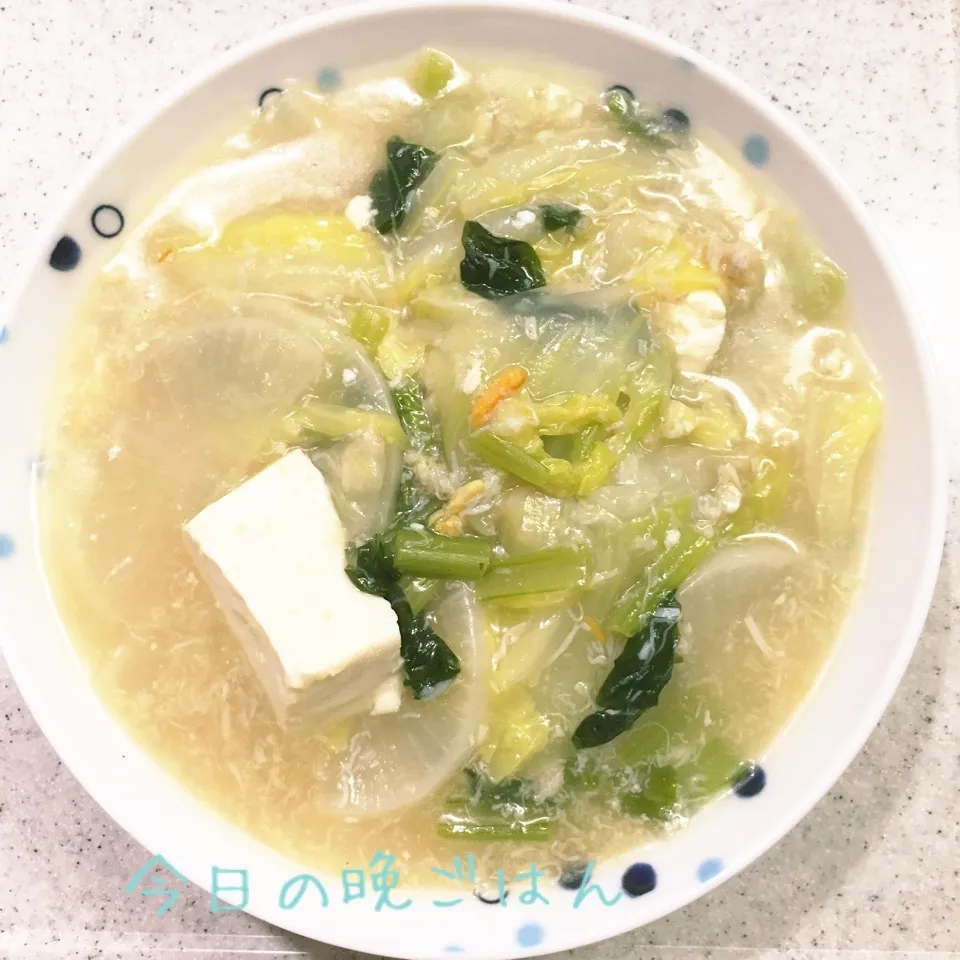 Snapdishの料理写真:かに缶でお豆腐と白菜と大根と小松菜のうま煮|よっぴぃさん