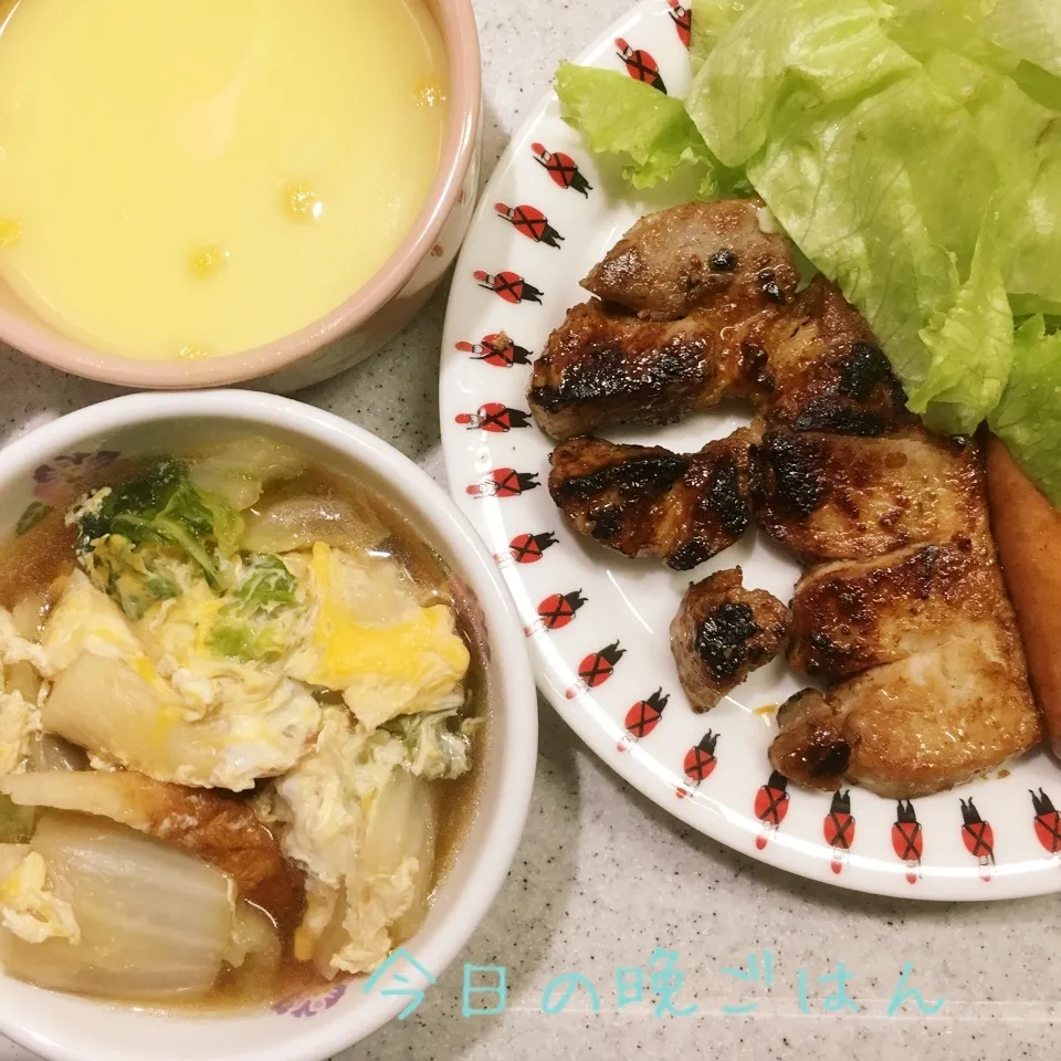 Snapdishの料理写真:塩麹漬け豚のソテー 白菜と竹輪の豚骨煮卵とじ|よっぴぃさん