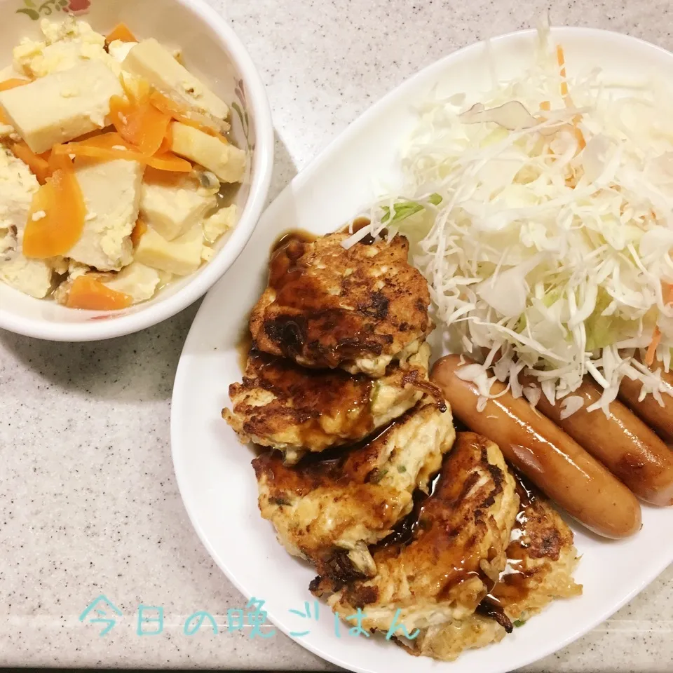 Snapdishの料理写真:もやしつくね 高野豆腐の卵とじ|よっぴぃさん