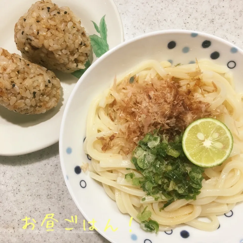 生しょうゆうどん もち麦入りおにぎり|よっぴぃさん