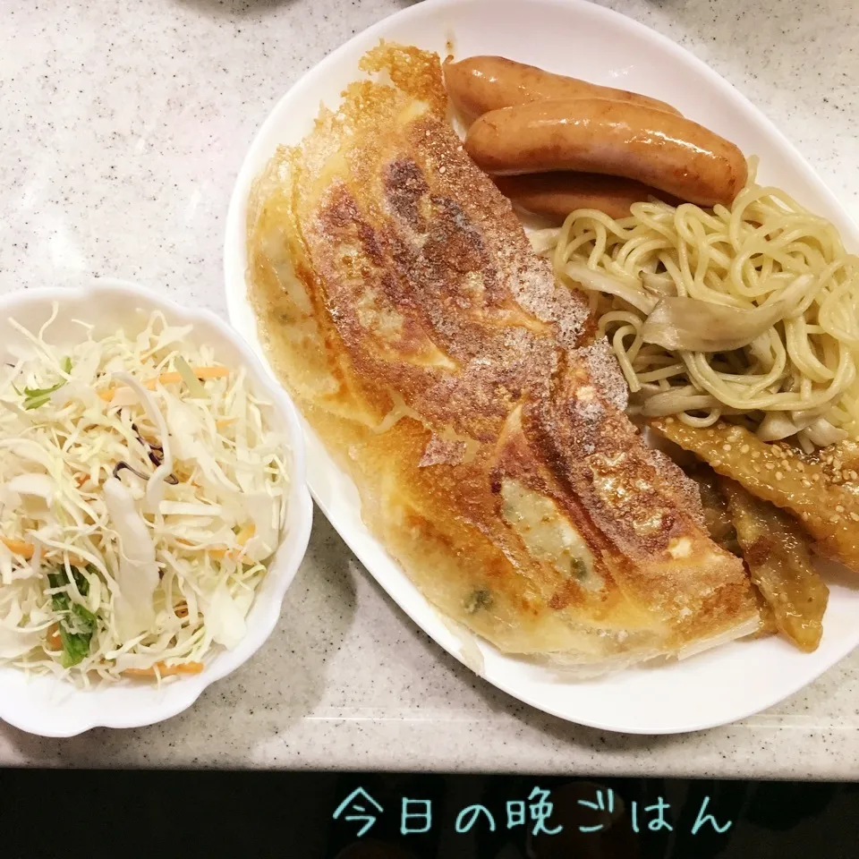 餃子 舞茸塩焼きそば|よっぴぃさん