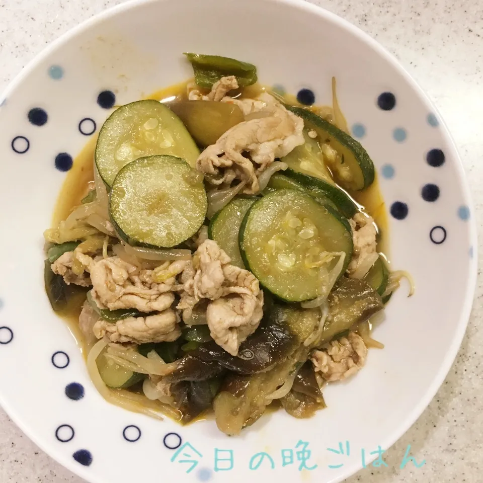 ズッキーニと茄子と豚肉のピリ辛中華炒め煮|よっぴぃさん