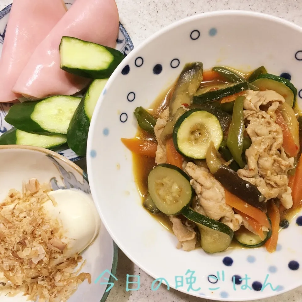 夏野菜と豚肉のぴり辛煮 冷奴|よっぴぃさん