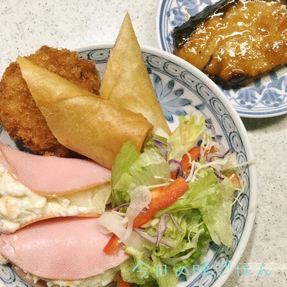 Snapdishの料理写真:ぶりの照り焼き ハム巻きポテトサラダ|よっぴぃさん