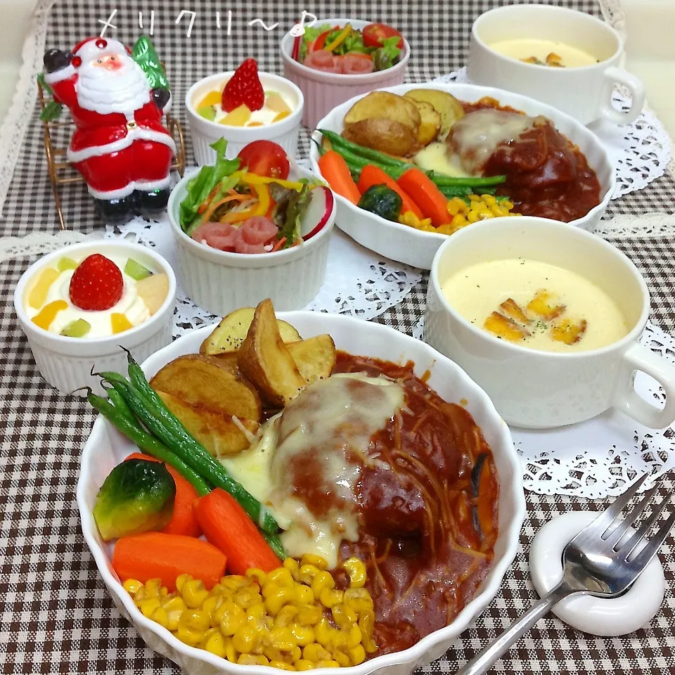 Snapdishの料理写真:Xmasの晩ご飯♡キノコたっぷり煮込みハンバーグ(*^^*)|★えっちゃん★さん