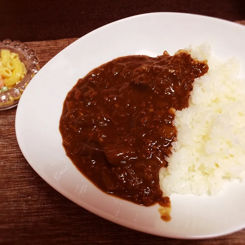 Snapdishの料理写真:みんな大好き♡我が家の定番！ナスとひき肉のカレー♪|ゆきさん