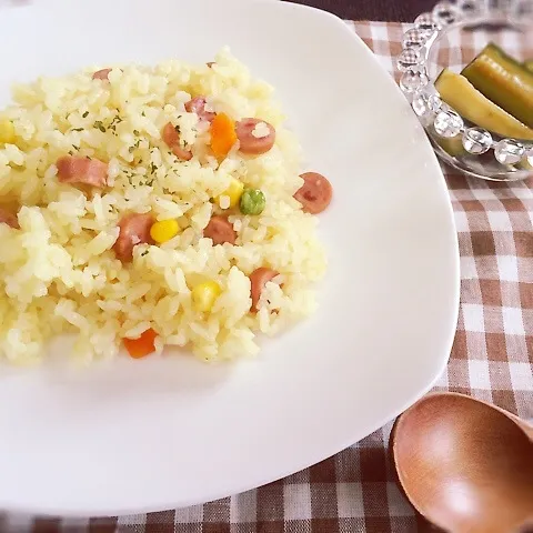 Snapdishの料理写真:炊飯器でカレーピラフ♪|ゆきさん