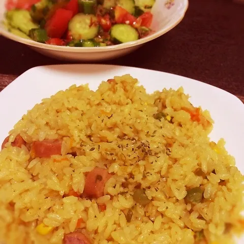 Snapdishの料理写真:炊飯器でカレーピラフ♪|ゆきさん