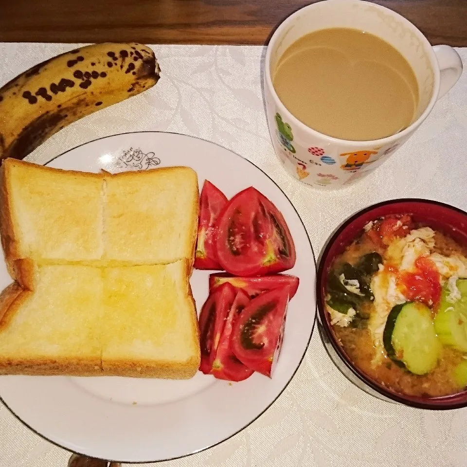 Snapdishの料理写真:7/16の朝食 トーストとお味噌汁|卯月さん