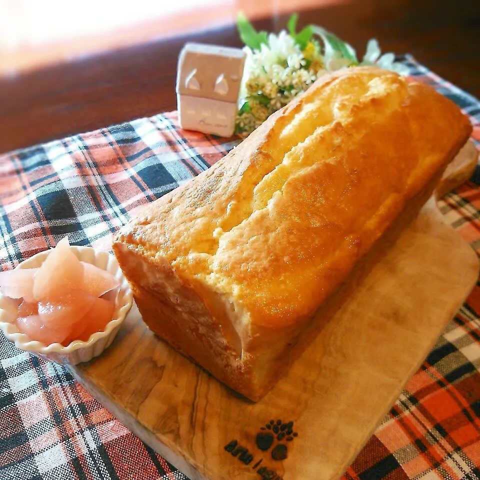 Snapdishの料理写真:生クリームdeスフレパウンドケーキ♡|ゆりこさん