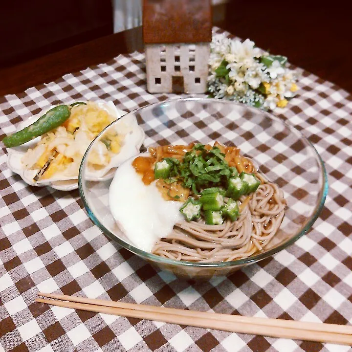 Snapdishの料理写真:ねばねば冷蕎麦～かき揚げ付き☆|ゆりこさん