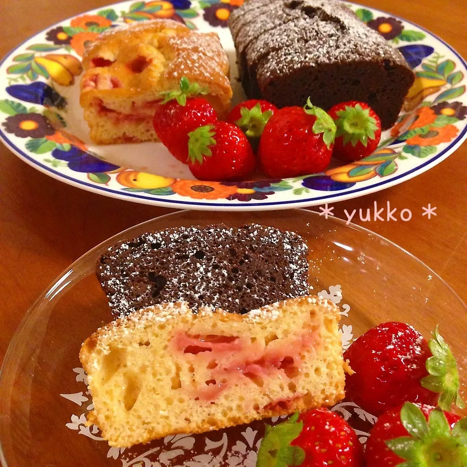 Snapdishの料理写真:ガトーショコラ＆いちごのパウンドケーキ♡|yukkoさん