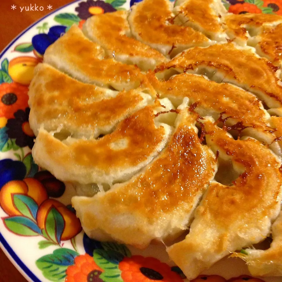 みんな大好き餃子で晩ごはん☆|yukkoさん