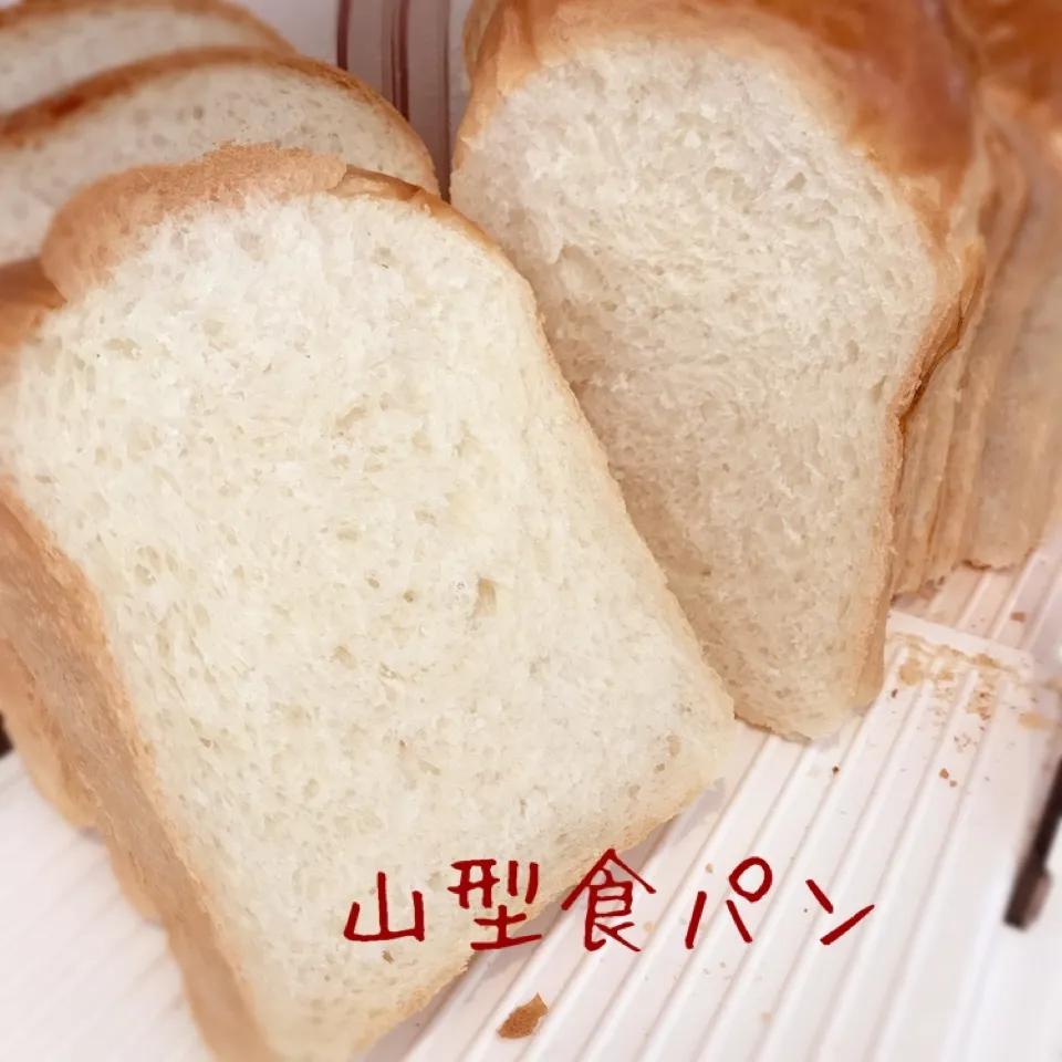 昨日焼いた山型食パン断面図🍞💞|☆Kinuyo☆さん