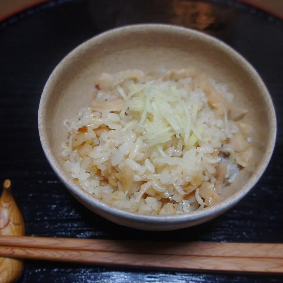 Snapdishの料理写真:切り干し大根とちりめんじゃこの炊き込みご飯|chapkanonさん