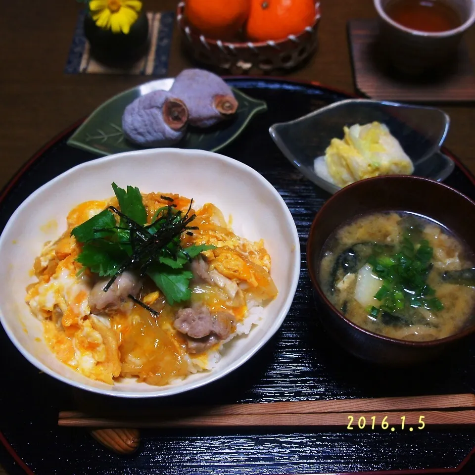 Snapdishの料理写真:親子丼&里芋の味噌汁|chapkanonさん