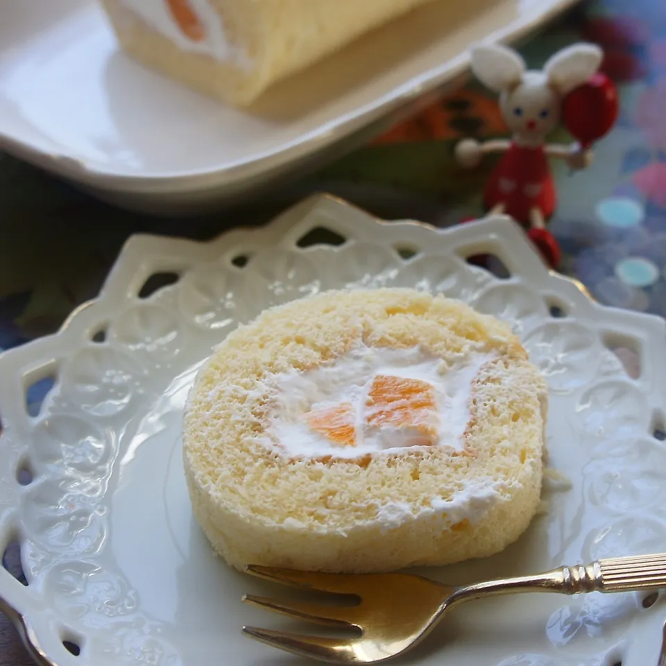 黄桃のロールケーキ…今年初の週末のお菓子♪|chapkanonさん