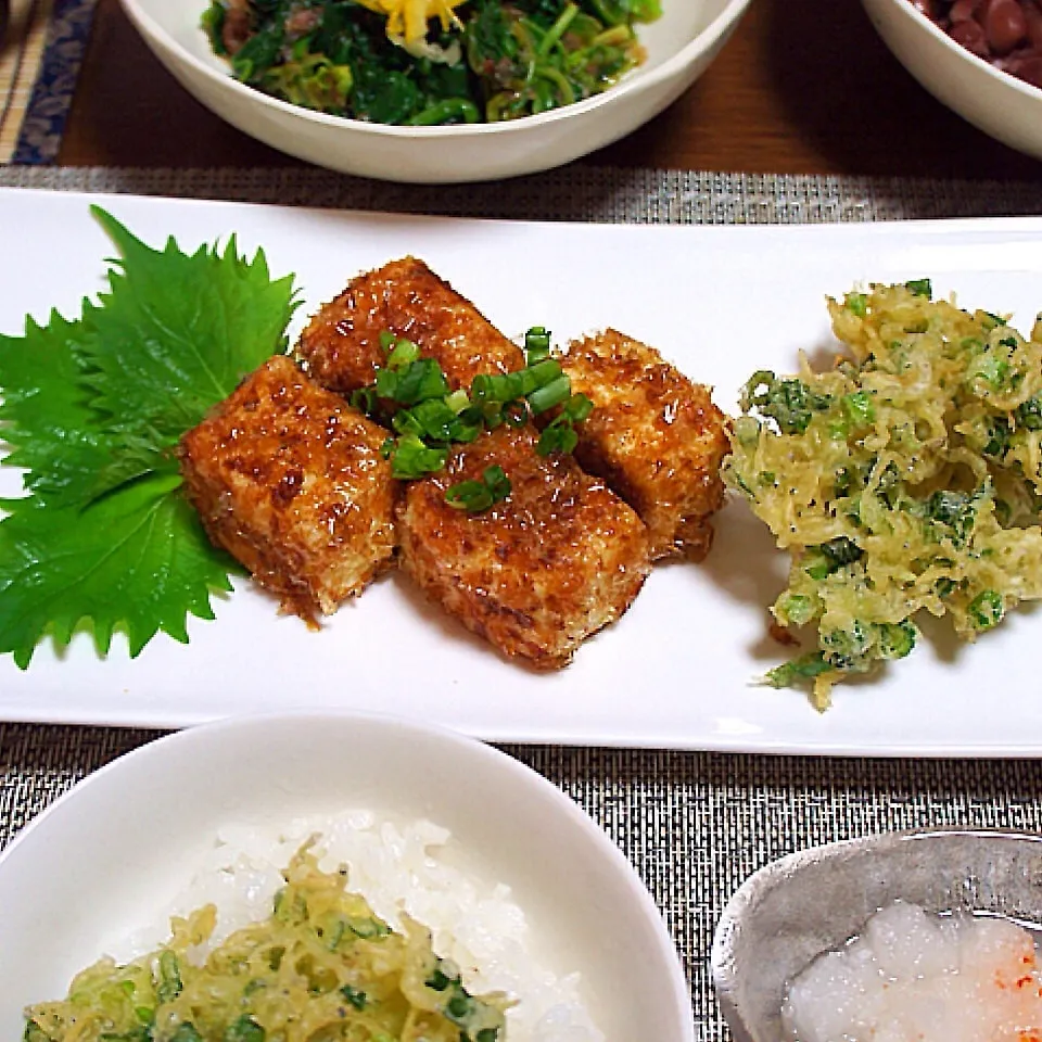 花鰹の衣でカリカリ揚げ出し豆腐☆青葱とじゃこのかき揚げ|chapkanonさん