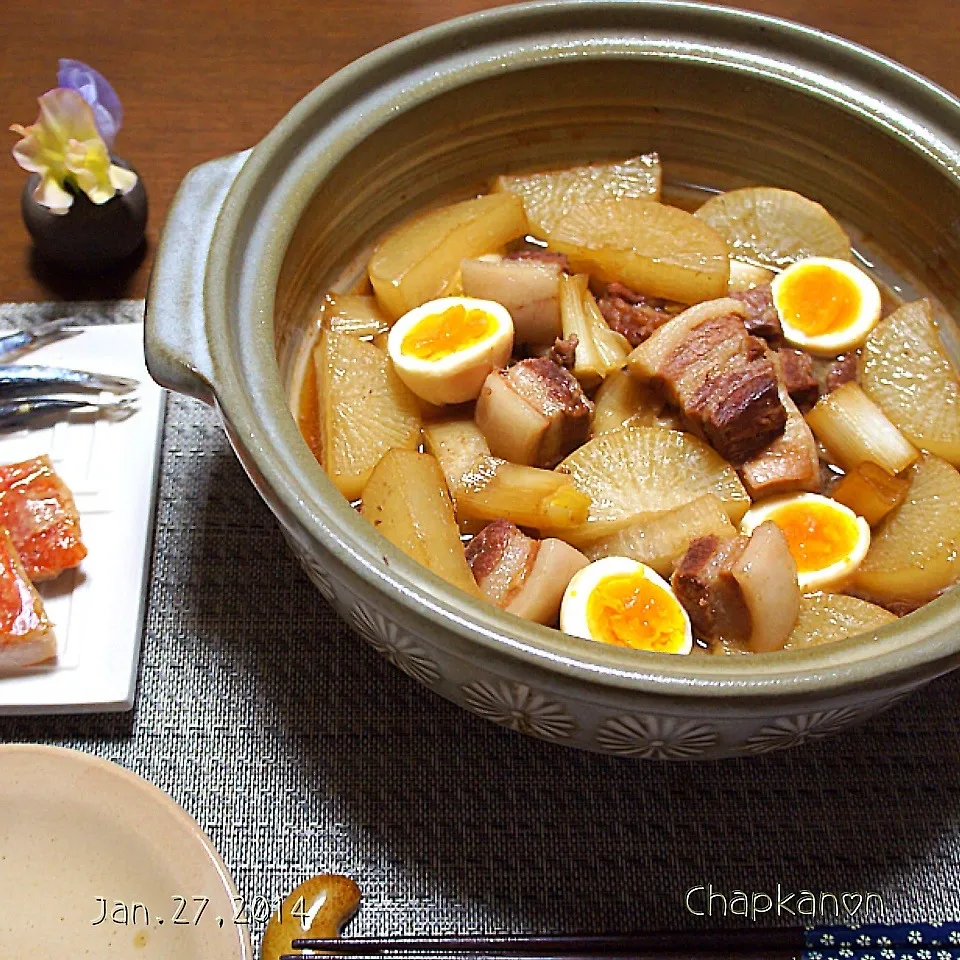 Snapdishの料理写真:☆土鍋で大根と豚肉の煮物☆|chapkanonさん