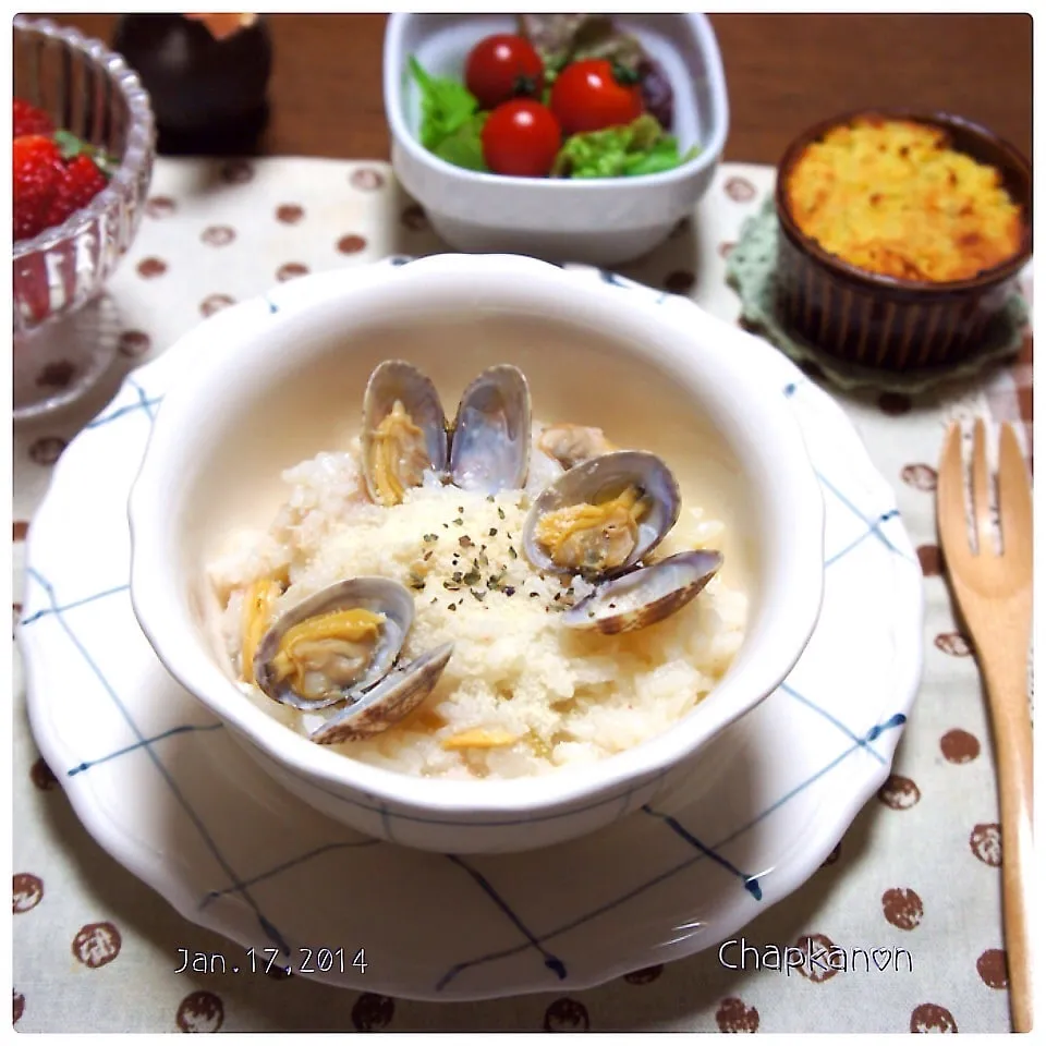 Snapdishの料理写真:あさりとかにのリゾット☆ダヤンの料理本より|chapkanonさん