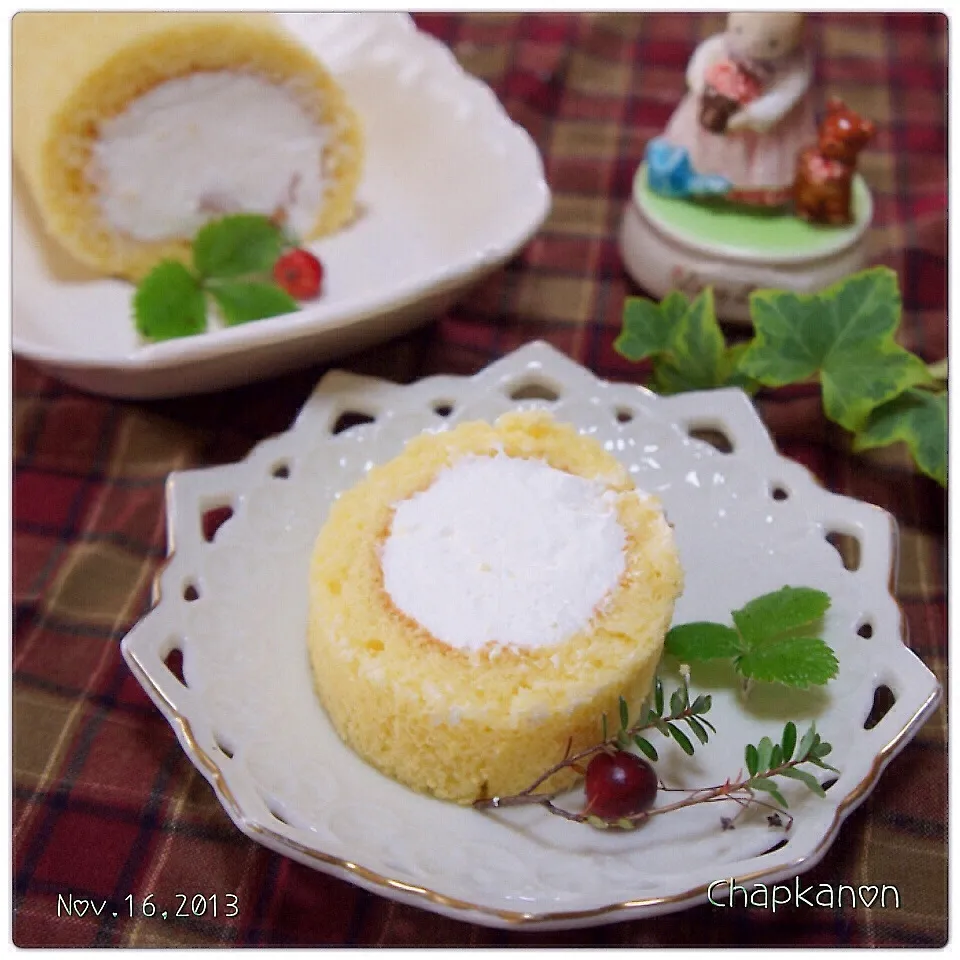 Snapdishの料理写真:週末のお菓子♡シンプルロールケーキ♡|chapkanonさん