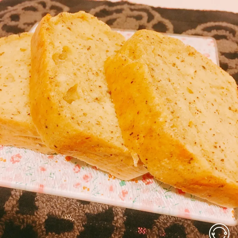 Snapdishの料理写真:ほうじ茶パウンドケーキ❣️|みぃさん