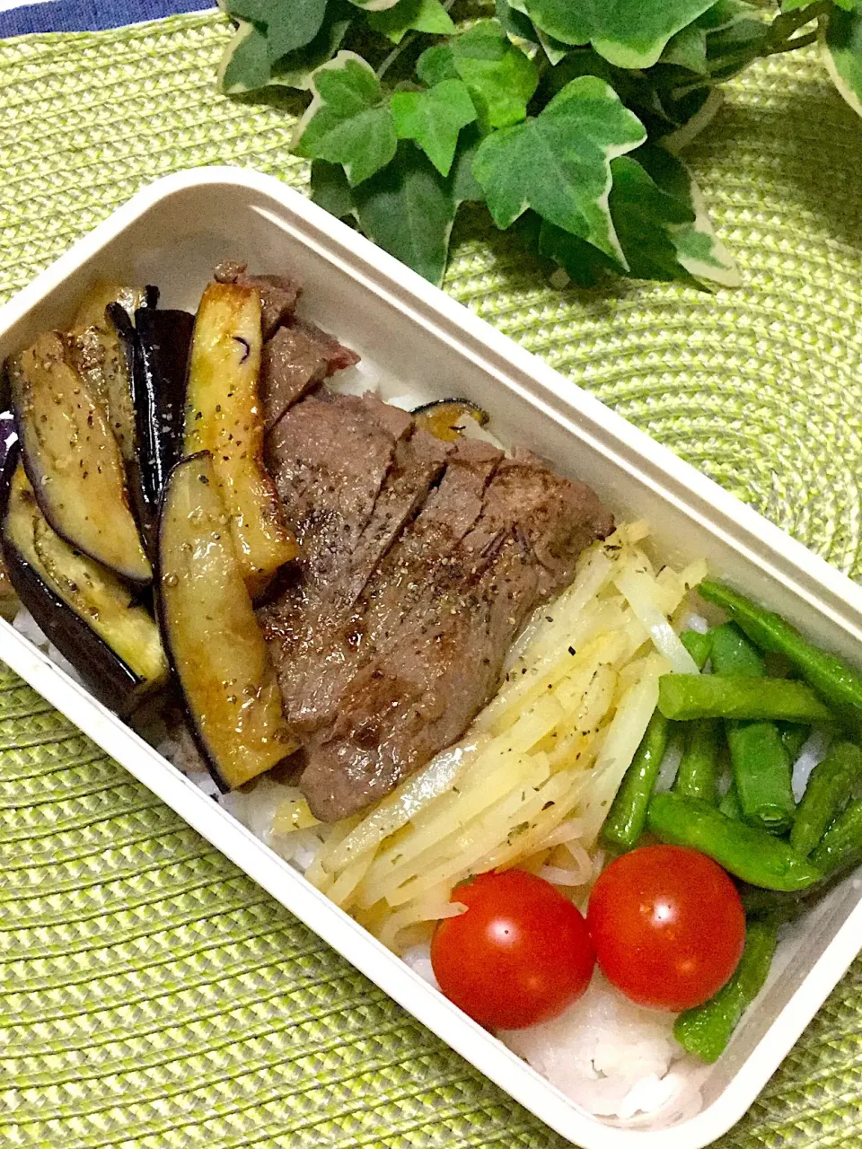 長女の中学弁当〜
なんか量が足りない気がする。。。
フルーツ足してごまかそ|yukoさん