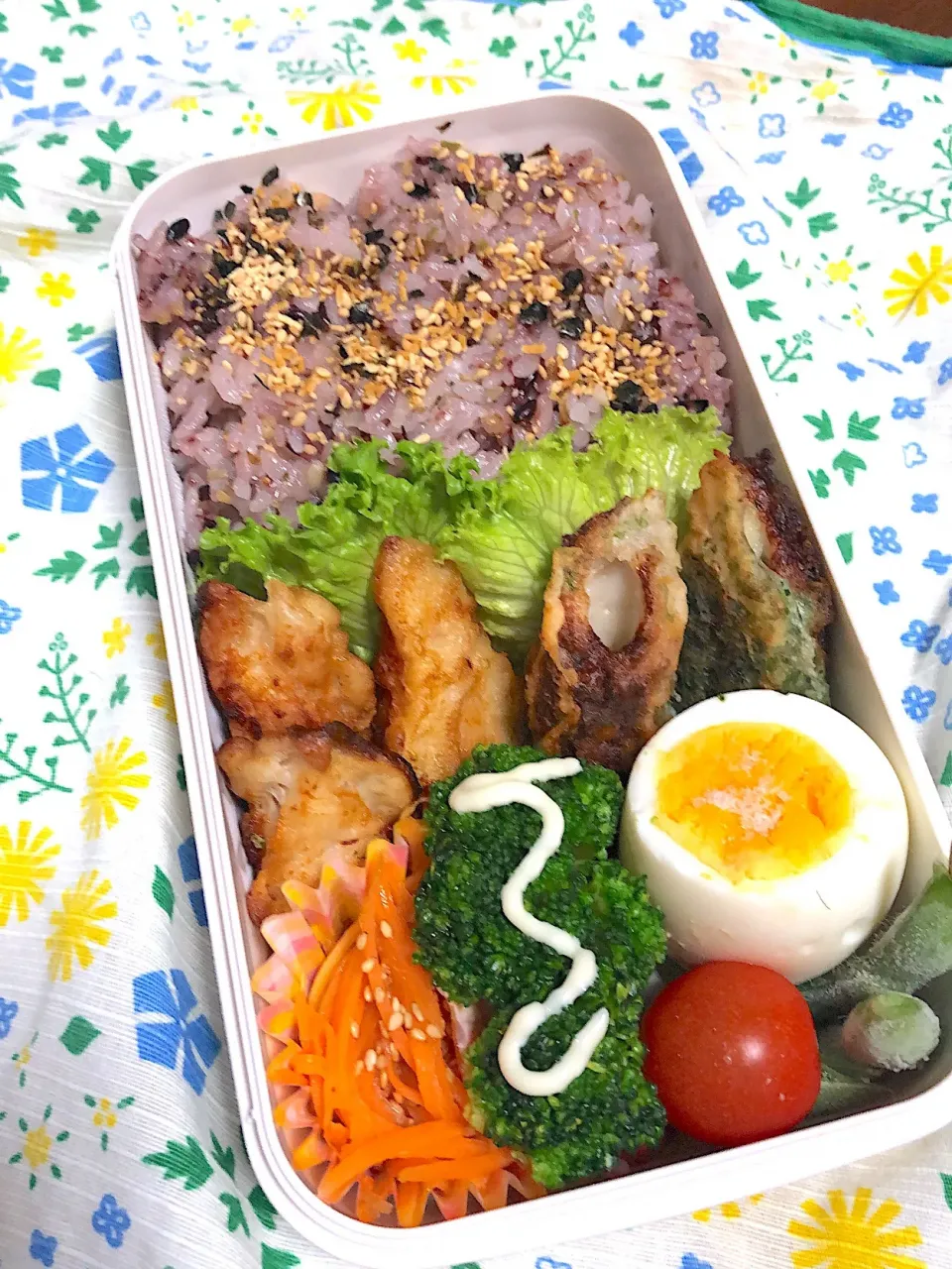 11.16☆旦那弁当
ささみの天ぷら
竹輪の磯辺揚げ
人参のナムル
ゆで卵
ブロッコリー
プチトマト
枝豆|のん∞さん