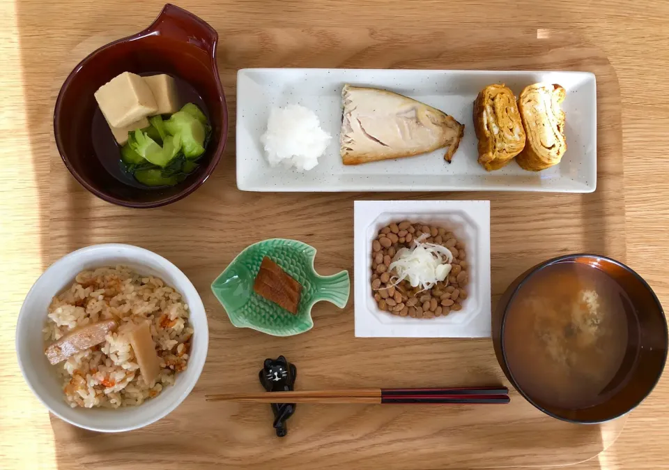 朝:筍ご飯、ちんげん菜高野豆腐
    しじみ汁、さば|かなさんさん