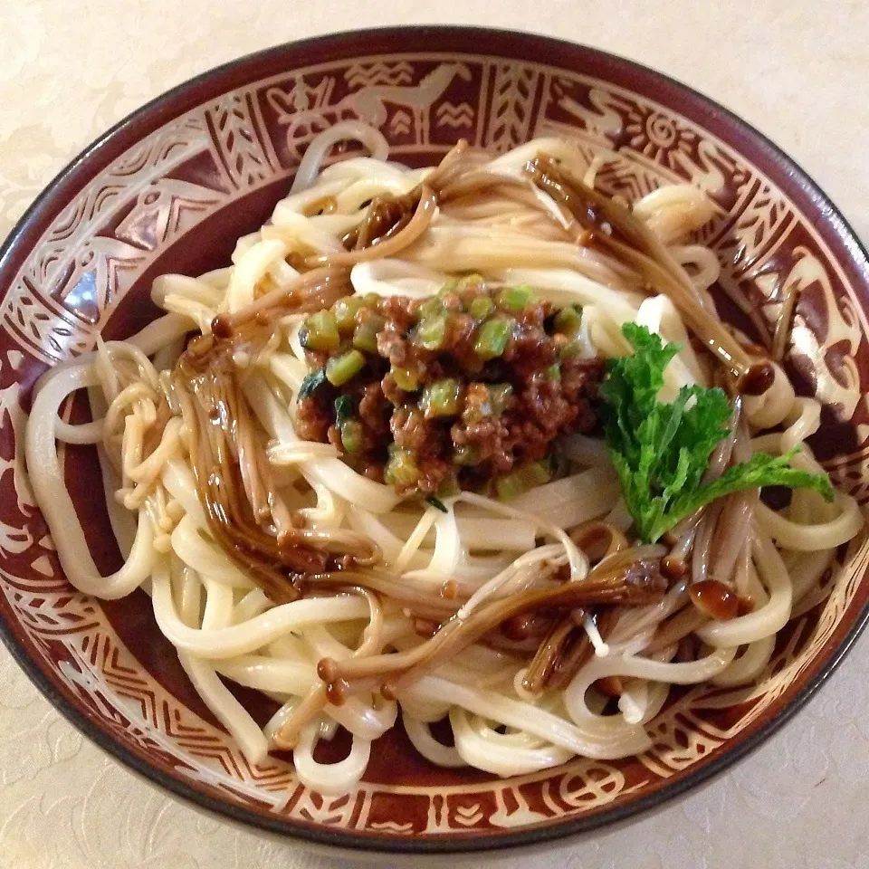 ♪八丁味噌肉そぼろ ＊ かきのき茸なめ茸 ＊ うどん♪|henryさん