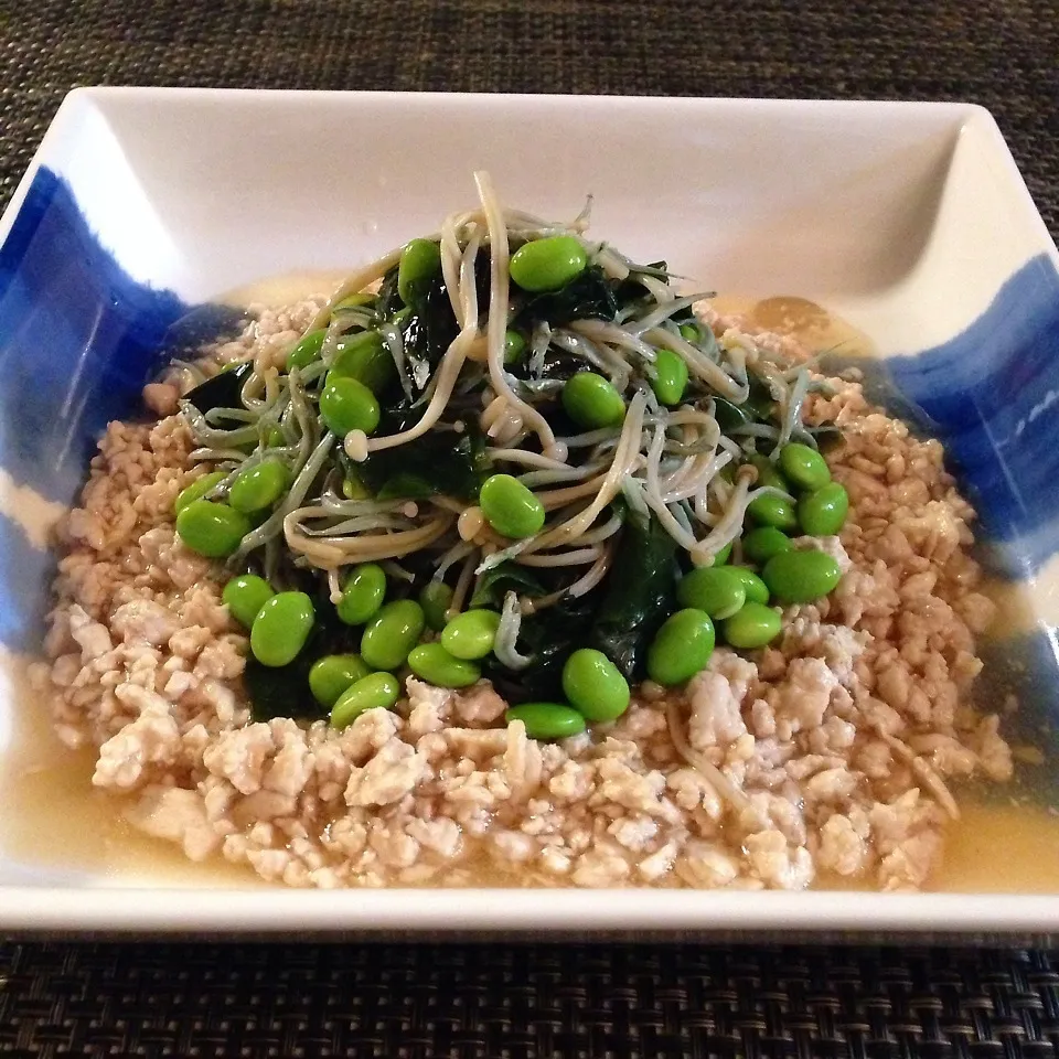 Snapdishの料理写真:♪小女子枝豆ワカメのなめ茸和えひき肉餡掛け♪|henryさん