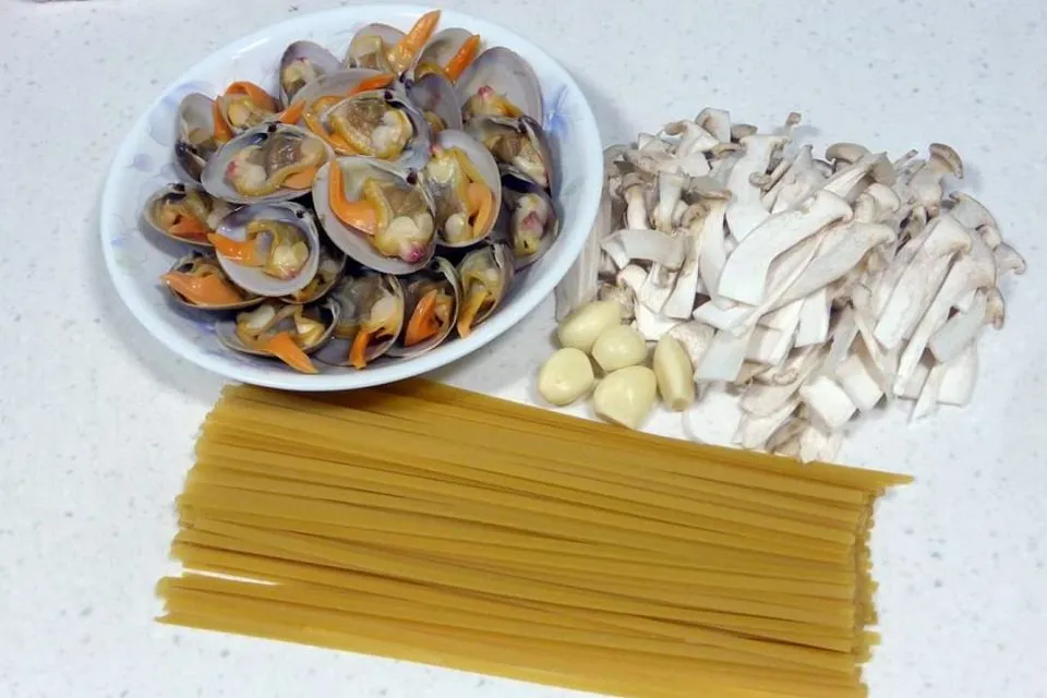 pasta with clams|steven z.y.さん