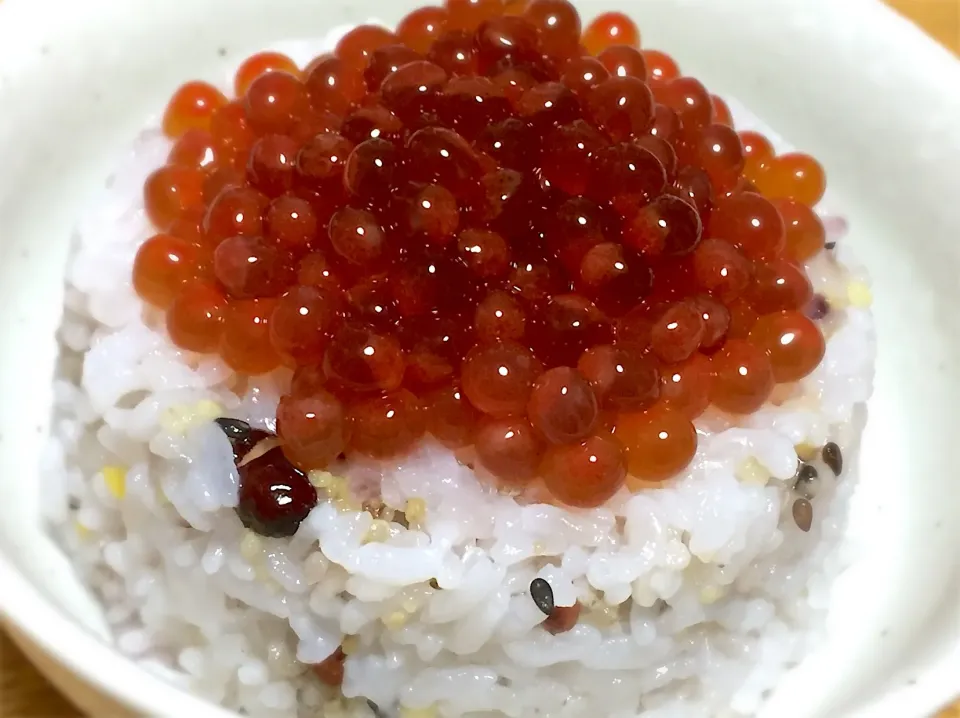 いくらご飯がケーキみたくなったー♪|あやさん