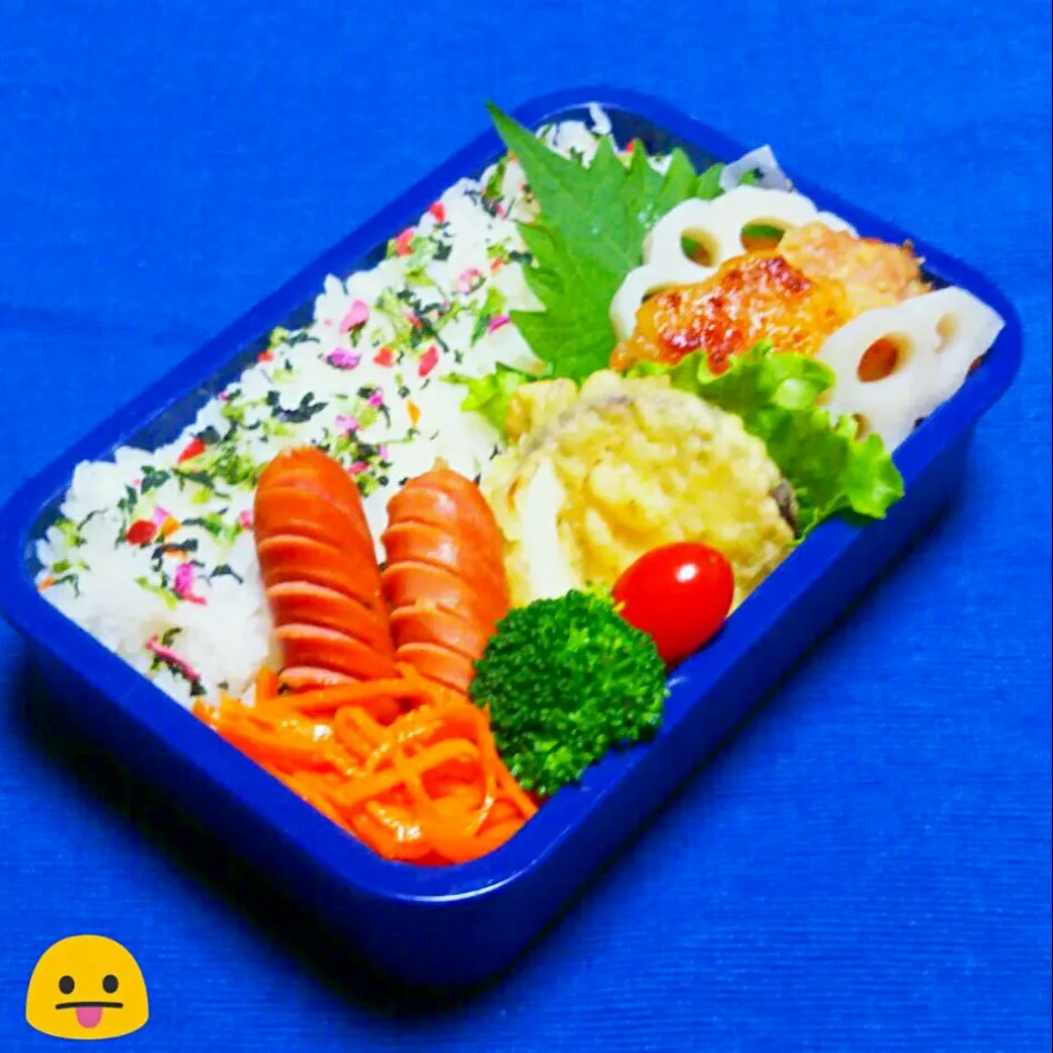 Snapdishの料理写真:息子のお弁当(ﾘｸ、チョリソー😛)|かあたん(元ポップン)さん