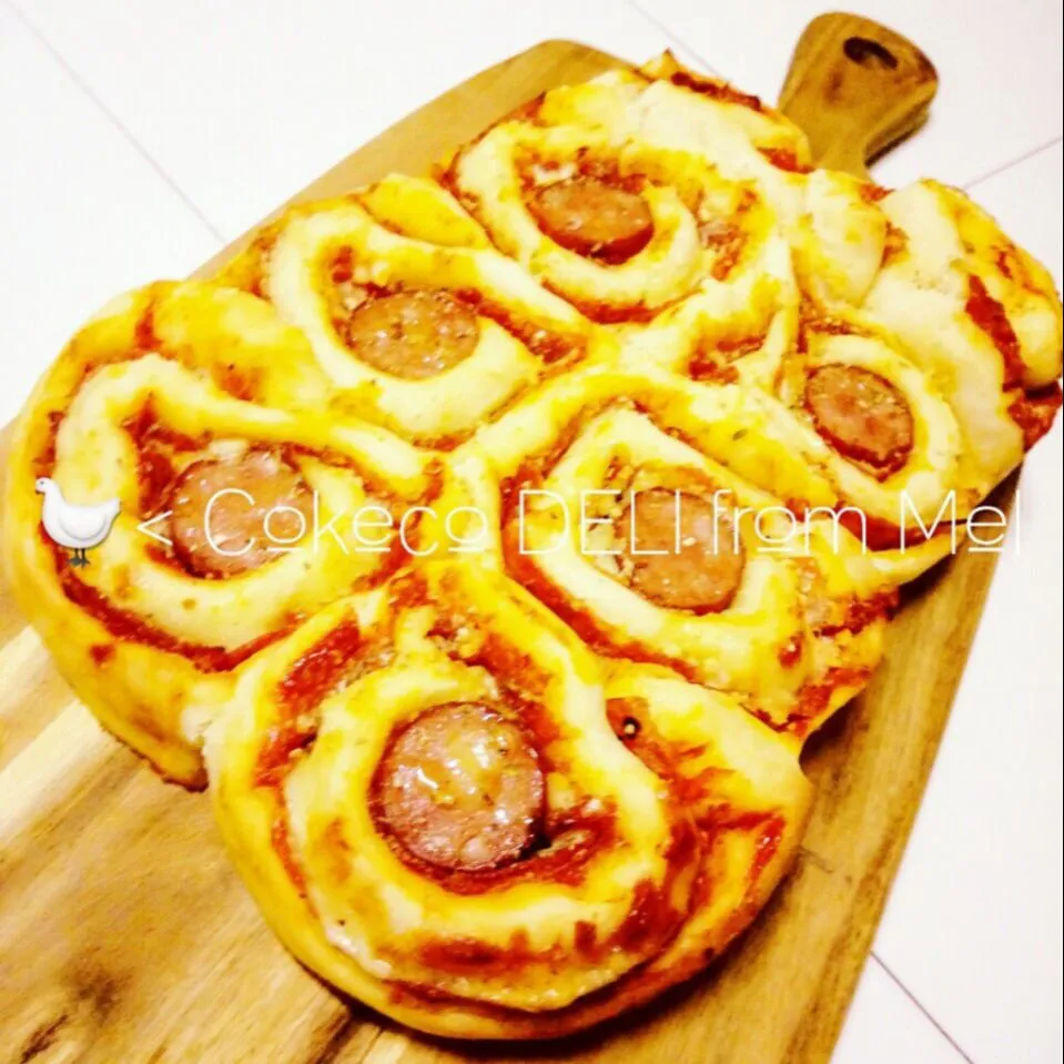 めちゃ美味しい♩♬*チョリソーペパロニロール

めちゃ簡単!!!
我が家のスプーンで捏ねる！パン生地♩♬*゜|めるぼさん